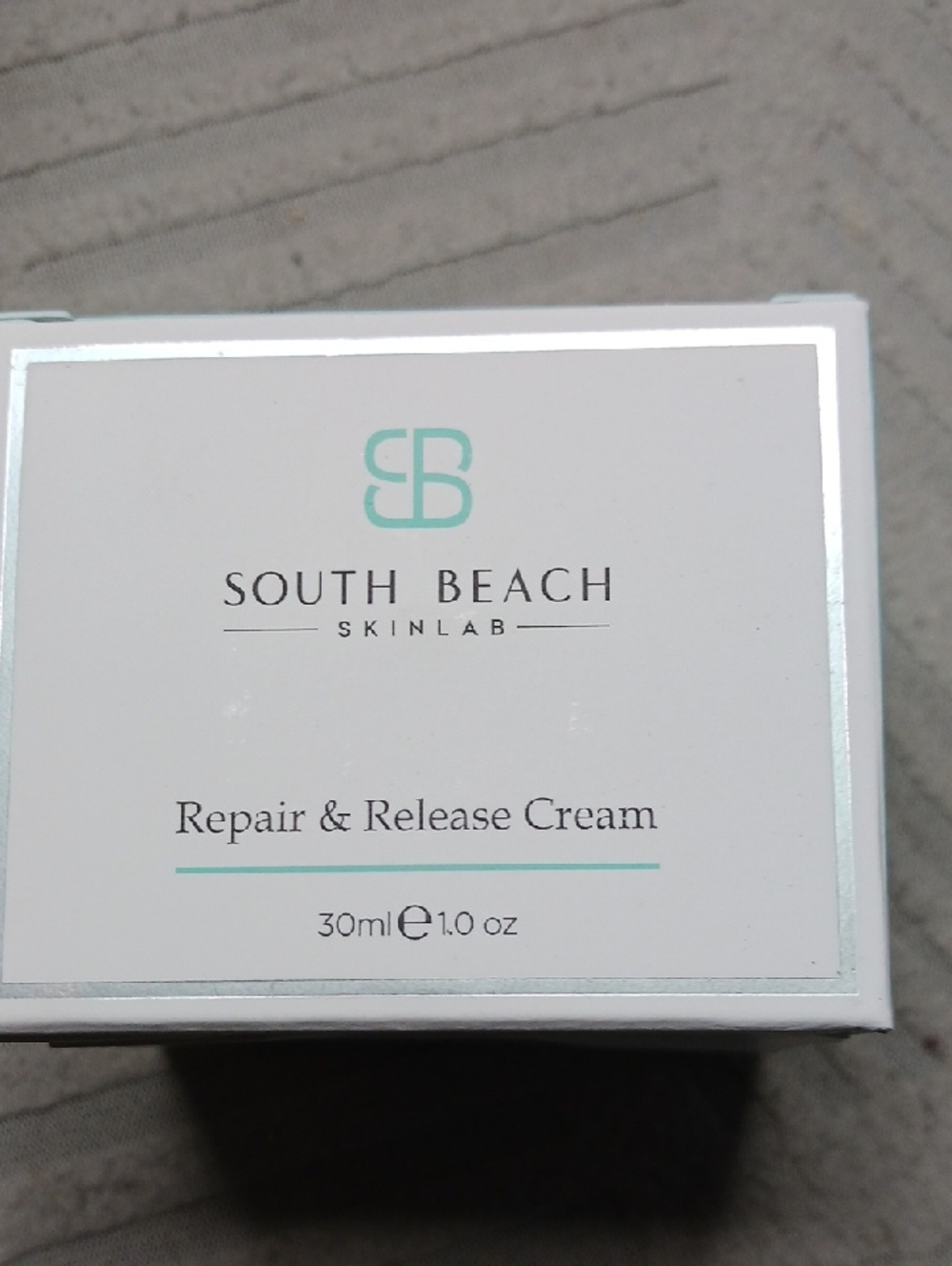 NIB Repair & Release Cream - White with Mint Accent